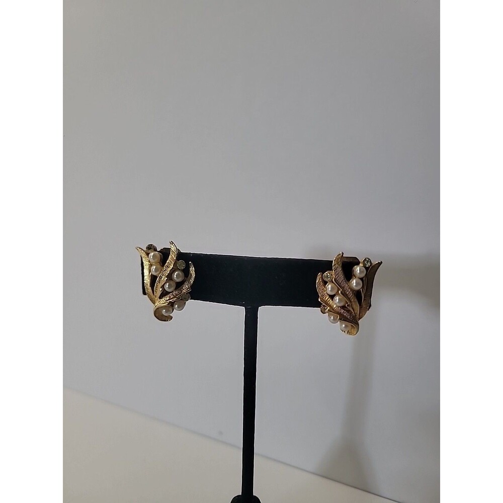 Vintage Faux Pearl Clip‎ On Earrings Gold Tone Floral Leaf Bridal Classic Retro